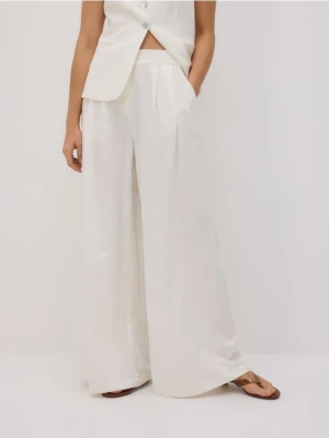 Reserved - Spodnie wide leg - biały