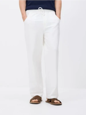 Reserved - Spodnie wide leg z wiązaniem - złamana biel