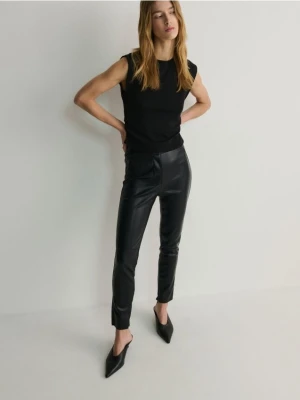 Reserved - Spodnie z imitacji skóry - czarny