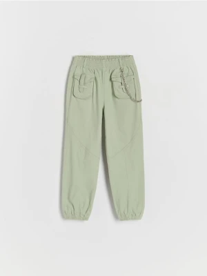 Reserved - Spodnie z łańcuszkiem - jasnozielony