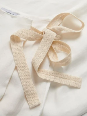 Reserved - Spodnie z lnem i wiskozą - złamana biel