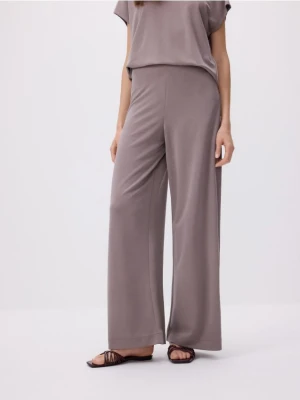 Reserved - Spodnie z modalem - brązowy