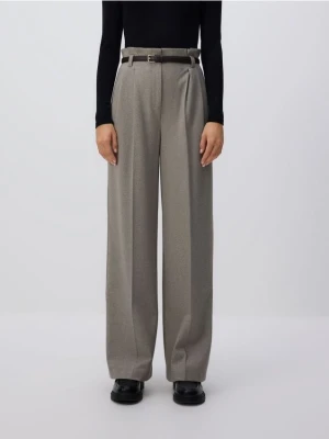 Reserved - Spodnie z paskiem - beżowy