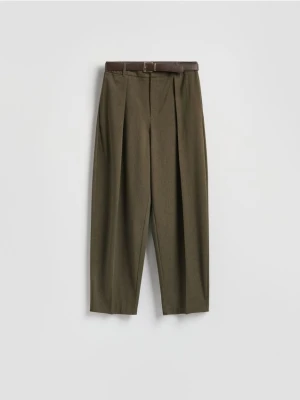 Reserved - Spodnie z paskiem - zielony