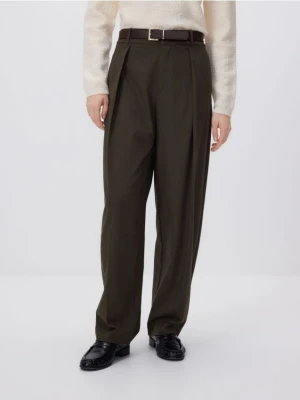 Reserved - Spodnie z paskiem - zielony