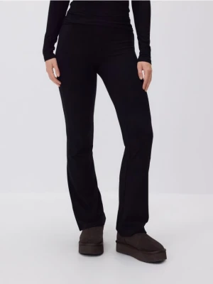 Reserved - Spodnie z rozszerzanymi nogawkami - czarny
