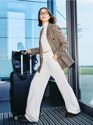 Reserved - Spodnie z szeroką nogawką - beżowy