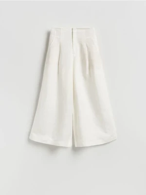 Reserved - Spodnie z szerokimi nogawkami - biały