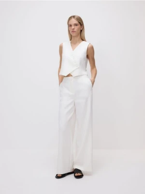 Reserved - Spodnie z szerokimi nogawkami - biały