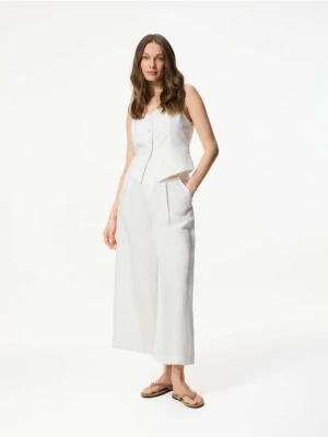 Reserved - Spodnie z szerokimi nogawkami - biały