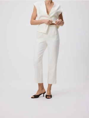 Reserved - Spodnie z zakładkami - biały