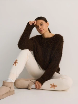 Reserved - Spodnie ze świątecznym motywem - złamana biel