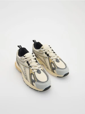 Reserved - Sportowe buty - złamana biel