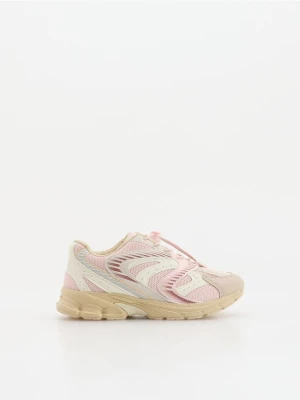 Reserved - Sportowe sneakersy - pastelowy róż