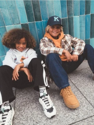 Reserved - Sportowe sneakersy - złamana biel