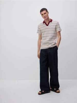 Reserved - Strukturalne polo regular fit - bordowy