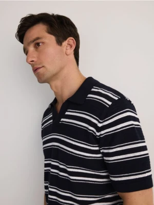 Reserved - Strukturalne polo regular fit - granatowy