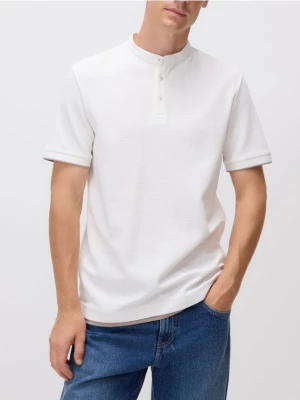 Reserved - Strukturalne polo regular fit - złamana biel