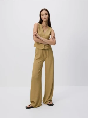 Reserved - Strukturalne spodnie - oliwkowy