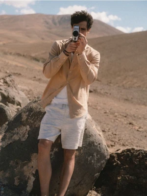 Reserved - Strukturalne szorty regular - beżowy