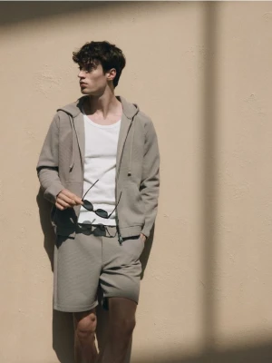 Reserved - Strukturalne szorty regular - jasnoszary