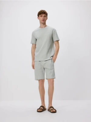 Reserved - Strukturalne szorty regular - jasnozielony
