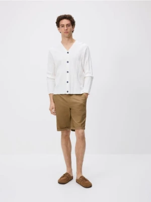 Reserved - Strukturalny kardigan z dodatkiem lnu - biały