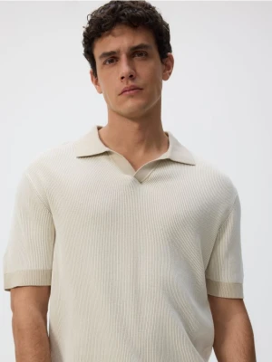 Reserved - Strukturalny sweter polo - beżowy