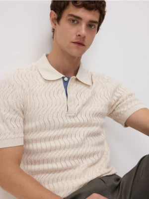 Reserved - Strukturalny sweter polo - kremowy