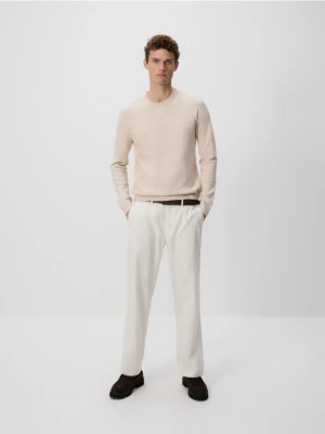 Reserved - Strukturalny sweter z bawełną - kremowy
