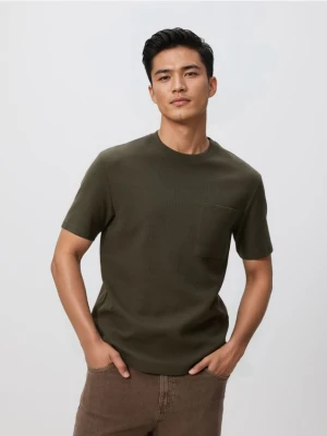 Reserved - Strukturalny t-shirt comfort fit - oliwkowy
