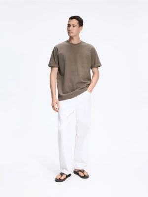 Reserved - Strukturalny t-shirt comfort fit - zielony