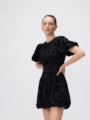 Reserved - Sukienka bombka w kwiaty - czarny