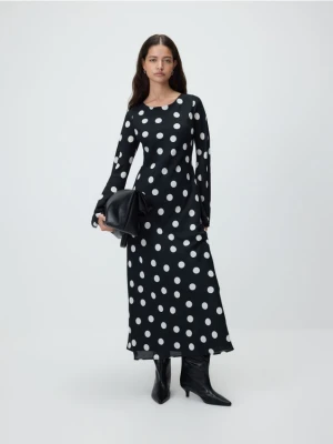 Reserved - Sukienka maxi w groszki - czarny