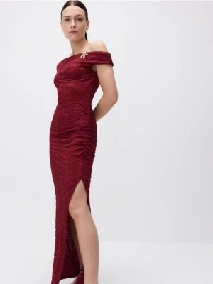 Reserved - Sukienka maxi z efektem gniecenia - bordowy