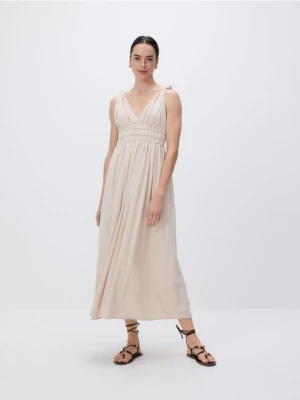 Reserved - Sukienka maxi z marszczeniem - beżowy