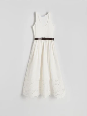 Reserved - Sukienka maxi z paskiem - złamana biel