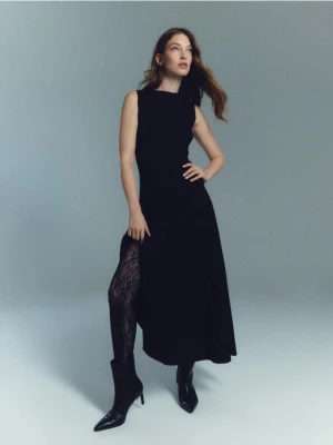 Reserved - Sukienka maxi z plisowaniem - czarny
