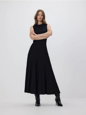 Reserved - Sukienka maxi z plisowaniem - czarny