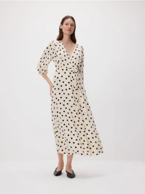 Reserved - Sukienka maxi z wiązaniem - kremowy