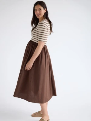 Reserved - Sukienka midi - brązowy