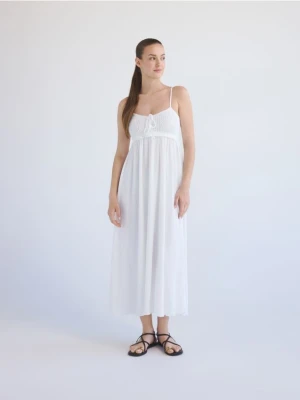 Reserved - Sukienka midi na ramiączkach - złamana biel