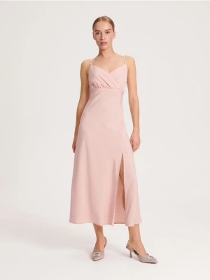 Reserved - Sukienka midi - pastelowy róż