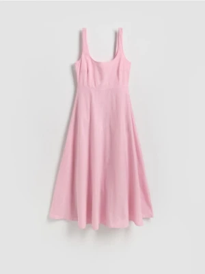 Reserved - Sukienka midi - pastelowy róż