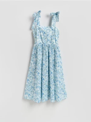 Reserved - Sukienka midi w kwiaty - jasnoniebieski