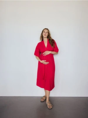 Reserved - Sukienka midi z bawełnianego muślinu - czerwony