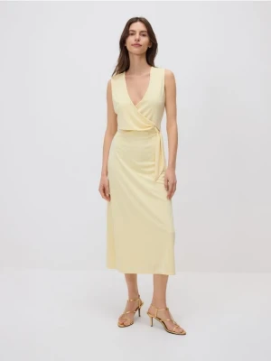 Reserved - Sukienka midi z ozdobnym detalem - jasnożółty