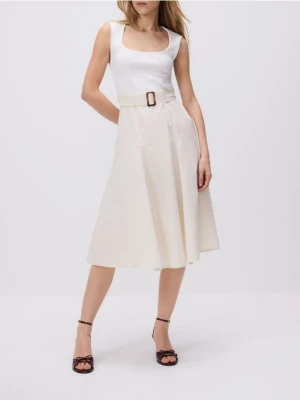 Reserved - Sukienka midi z paskiem - wielobarwny