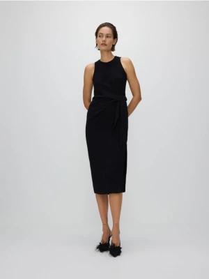 Reserved - Sukienka midi z wiązaniem - czarny