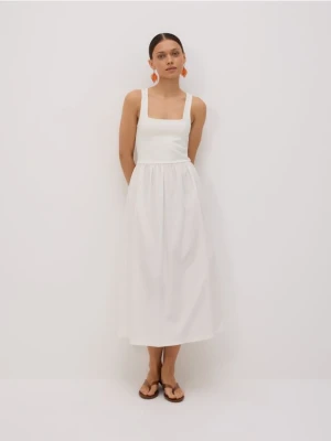 Reserved - Sukienka midi z wiskozą - złamana biel